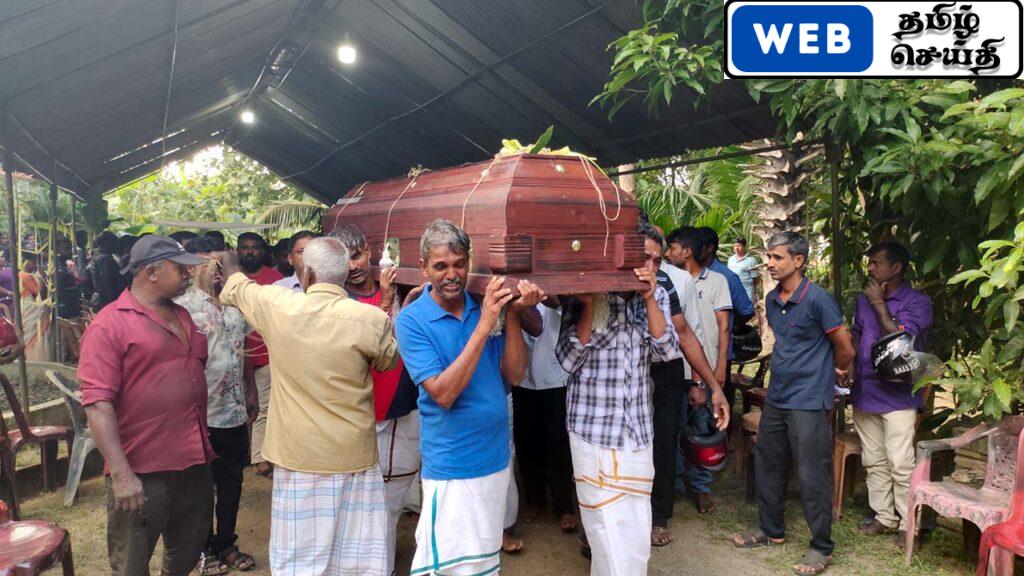 உயிரிழந்த தாய்க்கும், சேய்க்கும் நீதி கோரி கவனயீர்ப்பு போராட்டம்
