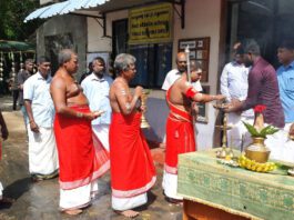 யாழ்ப்பாணம் நல்லூர் கந்தன் பெரும் திருவிழா காளாஞ்சி கையளிப்பு