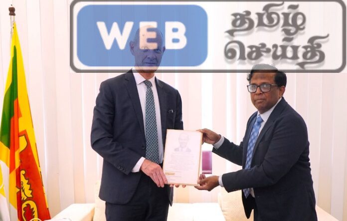 யாழில் காணி மோசடிகள் குறித்து விசாரித்த பொலிஸ் அதிகாரிகளுக்கு இடமாற்றம்