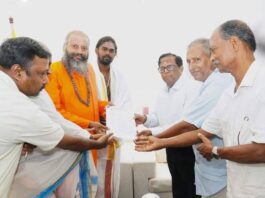நல்லூர் ஆலயச் சூழலில் சிவபுண்ணிய பிரதேசமாக மாநகர சபை வர்த்தமானி ஊடாக அறிவிப்பதற்கு ஏதுவான நடவடிக்கை எடுக்குமாறும் ஆளுநரிடம் கேரிக்கை