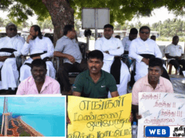 மன்னாரில் காற்றாலை, மணல் அகழ்வுக்கு எதிராக 16 ஆவது நாளாகவும் போராட்டம்